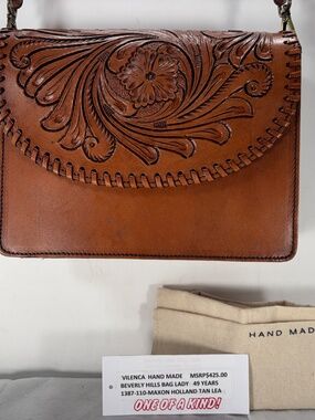 VILENCA HOLLAND -NWT$425.00         HAND WOVEN , HAND STAINED .HAND WHIP LACING